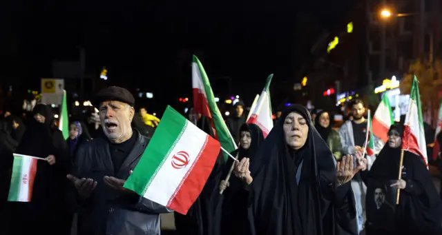 Trump combina pressão militar e proposta de paz para tentar encerrar guerra com Irã - Imagem do artigo original