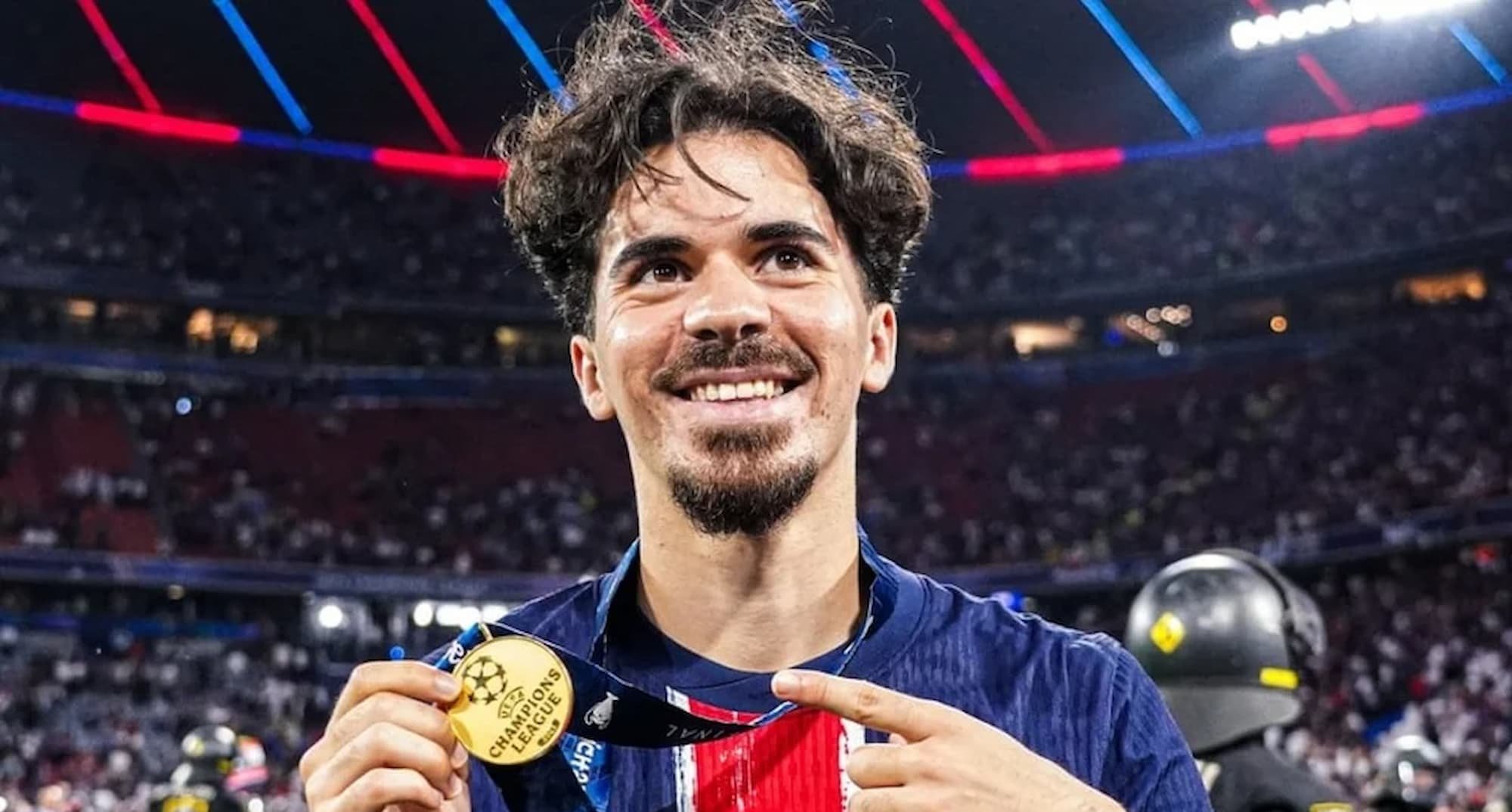 Vitinha do PSG sendo monitorado pelo Real Madrid para transferência de 100 milhões de euros - SEO Futebol