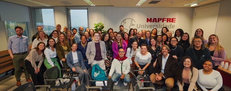 Gráfico de pesquisa sobre saúde mental e violência psicológica contra professores nas escolas públicas.